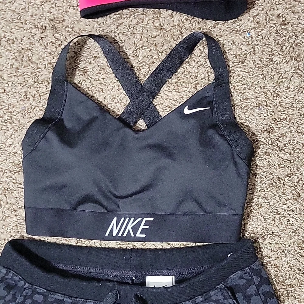 Set of Nike Women's Sz S - Picture 5 of 14